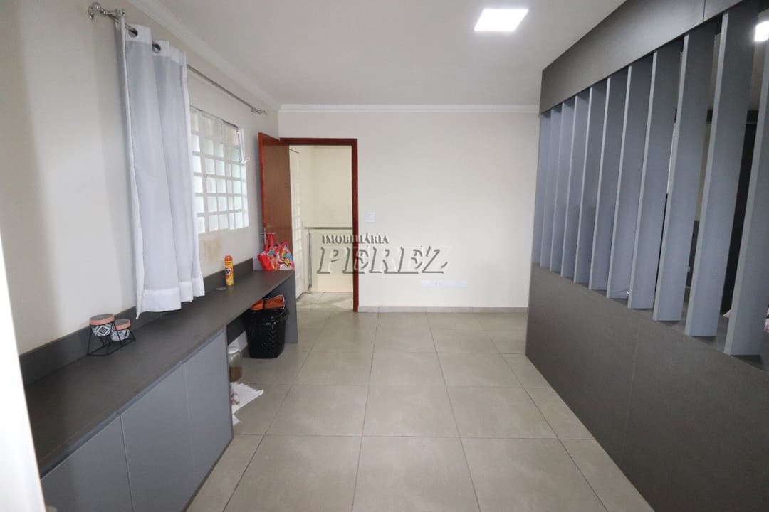 Casa, de 4 quartos, 195 m² à venda no Novo Aeroporto - Londrina/PR - Foto 1