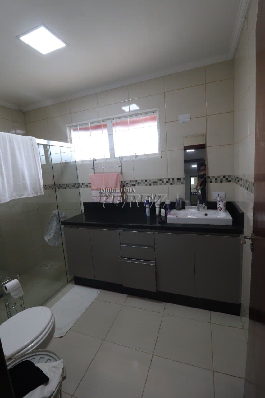 Casa, de 4 quartos, 195 m² à venda no Novo Aeroporto - Londrina/PR - Foto 8