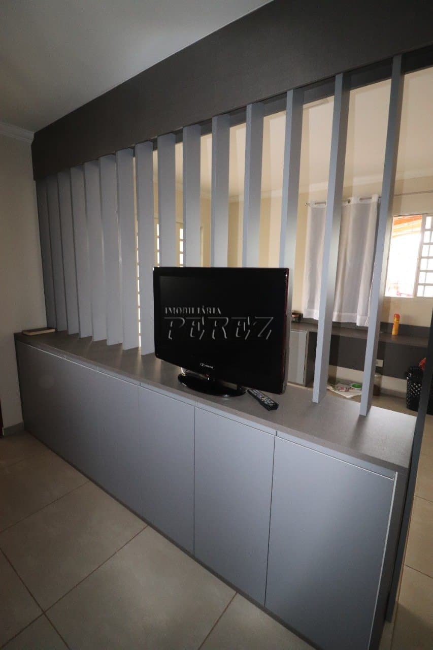 Casa, de 4 quartos, 195 m² à venda no Novo Aeroporto - Londrina/PR - Foto 9
