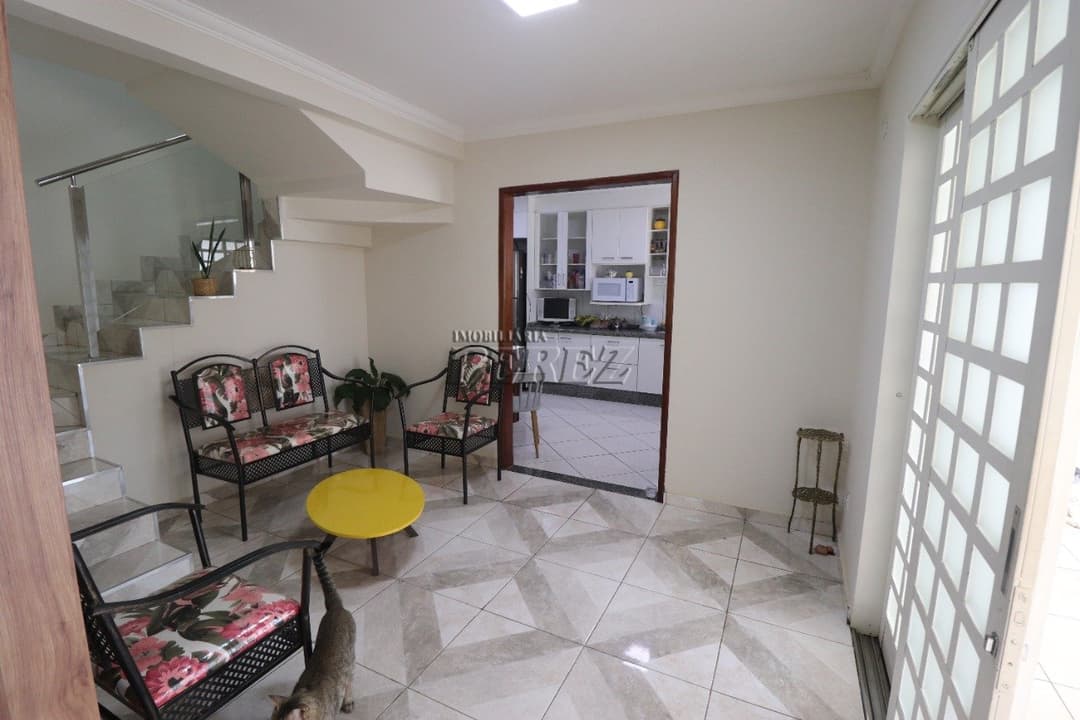 Casa, de 4 quartos, 195 m² à venda no Novo Aeroporto - Londrina/PR - Foto 14