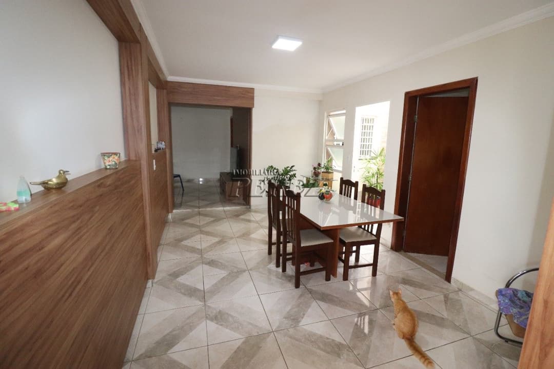 Casa, de 4 quartos, 195 m² à venda no Novo Aeroporto - Londrina/PR - Foto 15