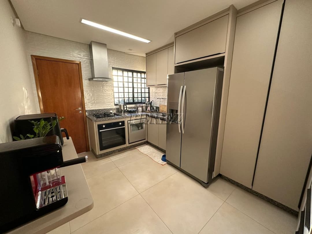 Casa, de 3 quartos, 220 m² à venda no Shangri-Lá - Londrina/PR - Foto 4