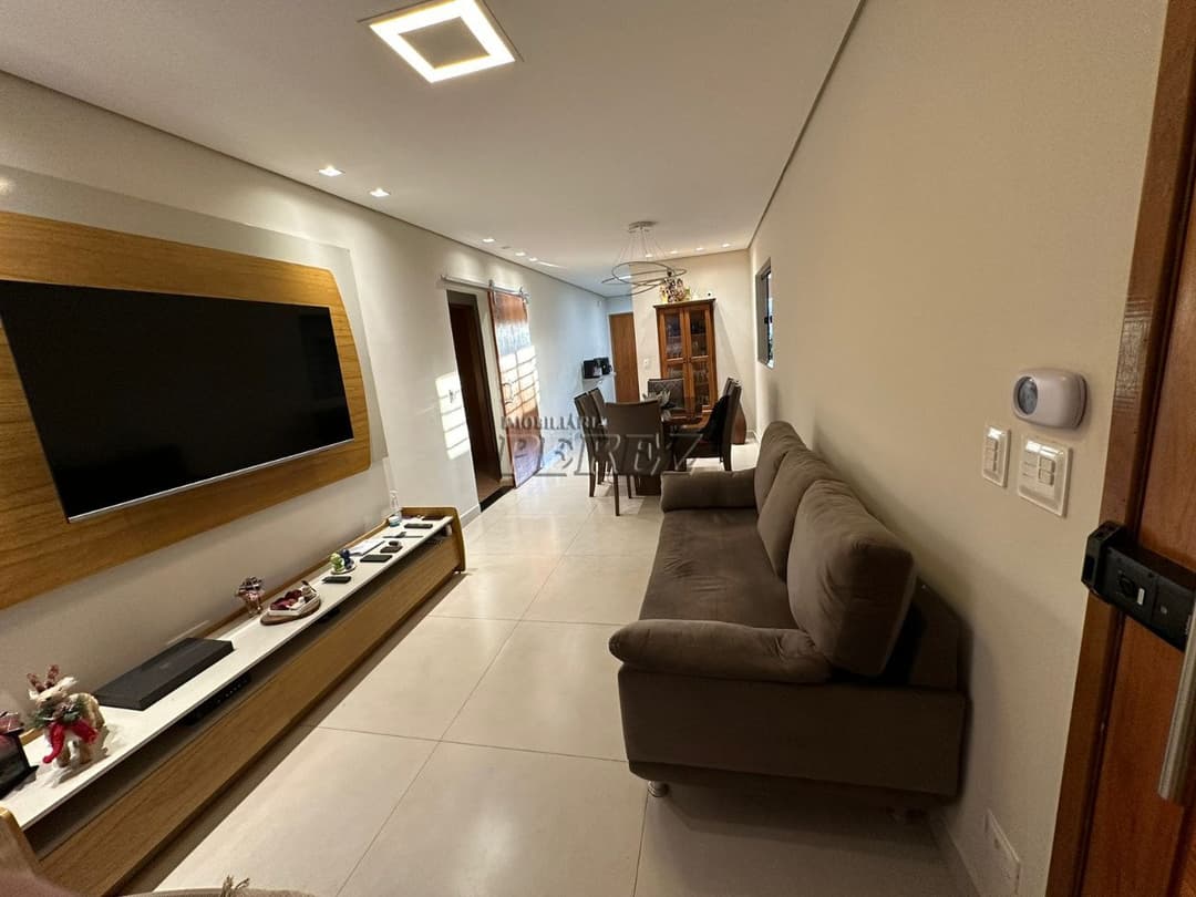Casa, de 3 quartos, 220 m² à venda no Shangri-Lá - Londrina/PR - Foto 1