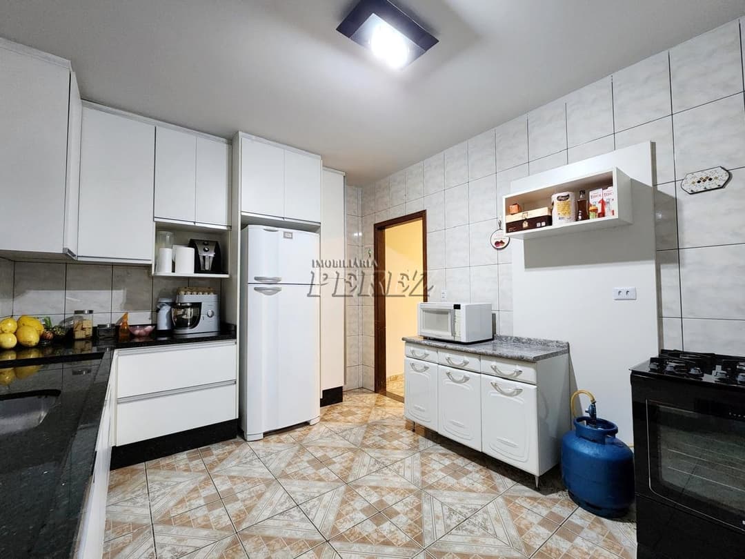 Casa, de 3 quartos, 191 m² à venda no San Fernando - Londrina/PR - Foto 3