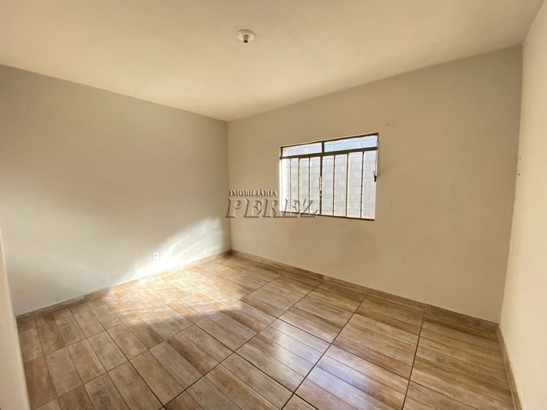 Casa, de 4 quartos, 200 m² para alugar no Waldemar Hauer - Londrina/PR - Foto 9