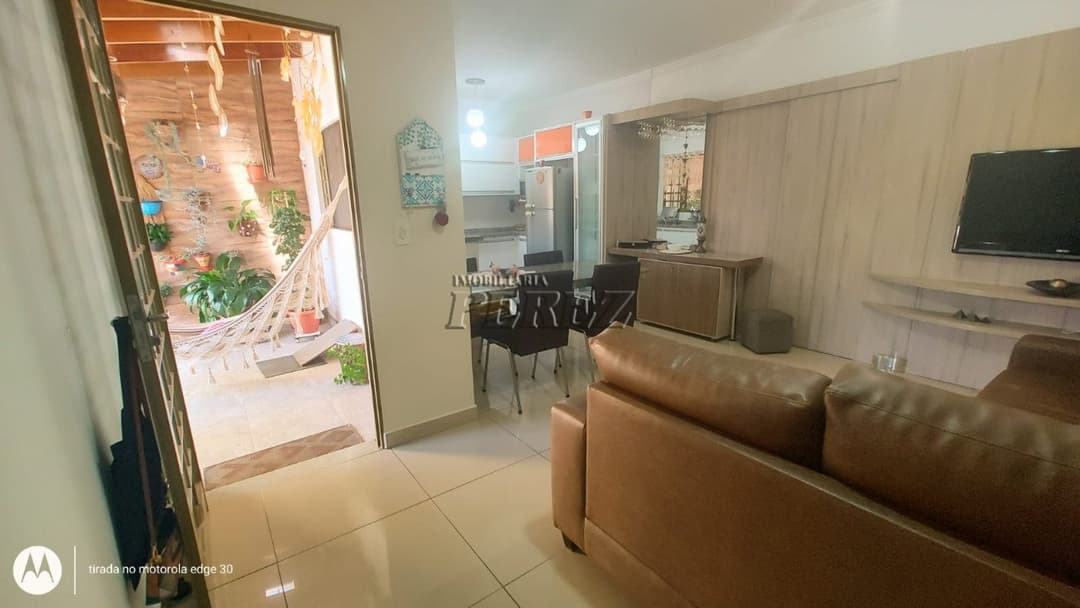 Casa a venda na rua Sertanópolis, Bairro Lindóia - Foto 7
