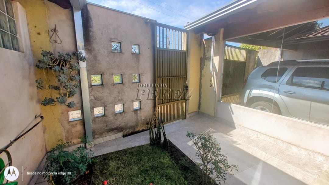 Casa a venda na rua Sertanópolis, Bairro Lindóia - Foto 4