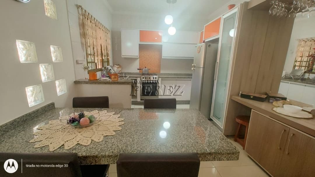 Casa a venda na rua Sertanópolis, Bairro Lindóia - Foto 12