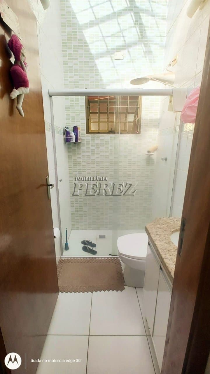 Casa a venda na rua Sertanópolis, Bairro Lindóia - Foto 21