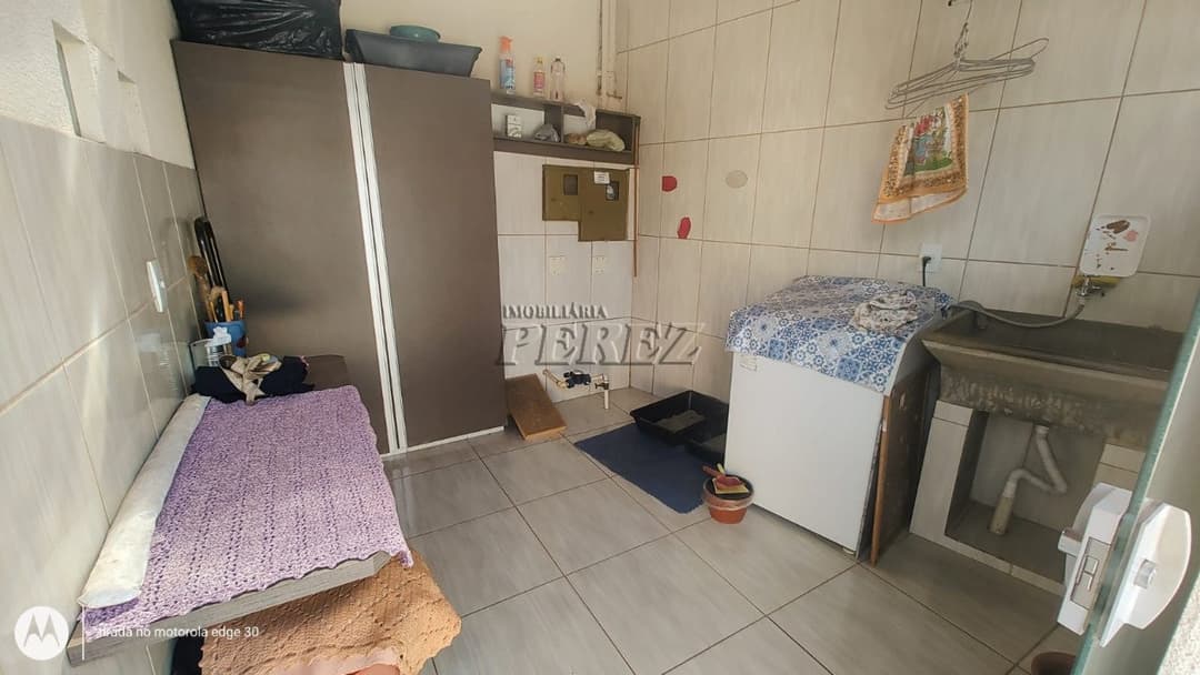 Casa a venda na rua Sertanópolis, Bairro Lindóia - Foto 31