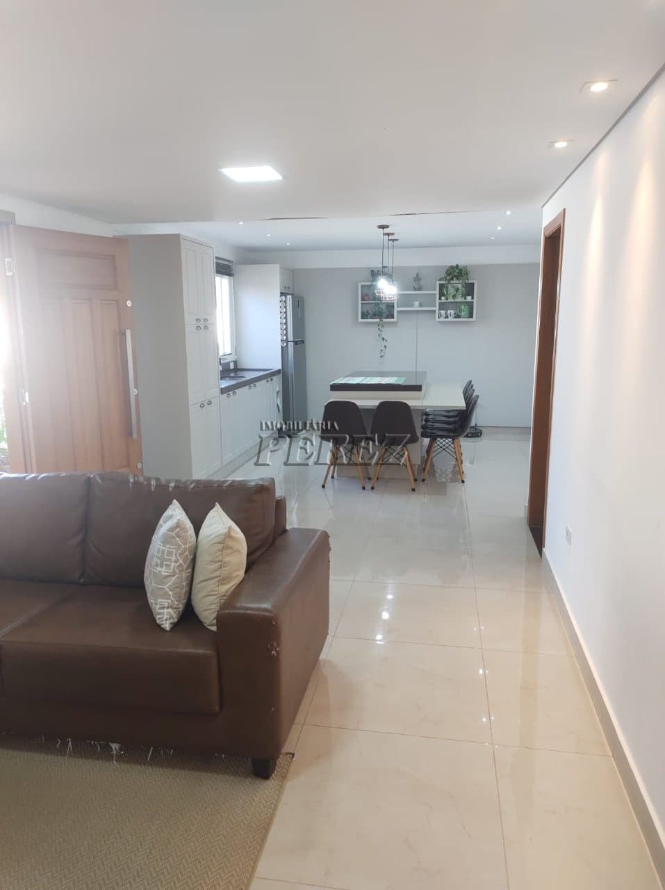 Casa a venda na rua Sertanópolis, Bairro Lindóia - Foto 17