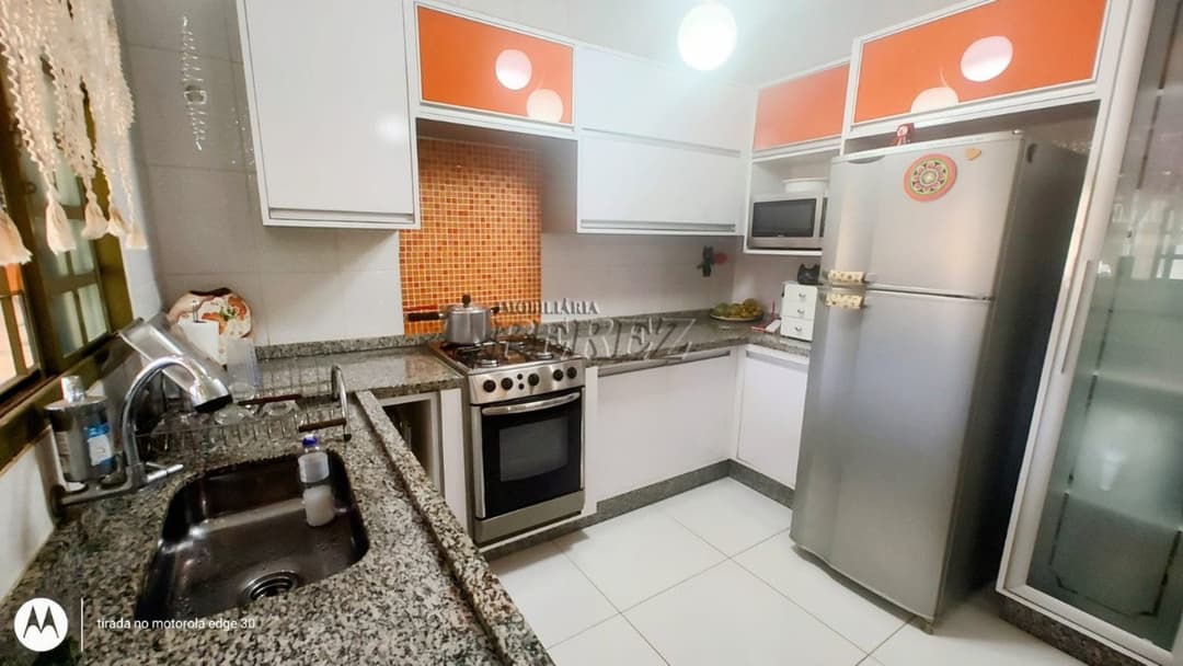 Casa a venda na rua Sertanópolis, Bairro Lindóia - Foto 14