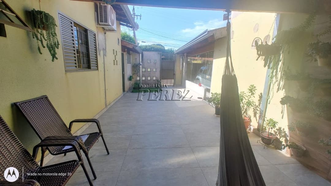 Casa a venda na rua Sertanópolis, Bairro Lindóia - Foto 6