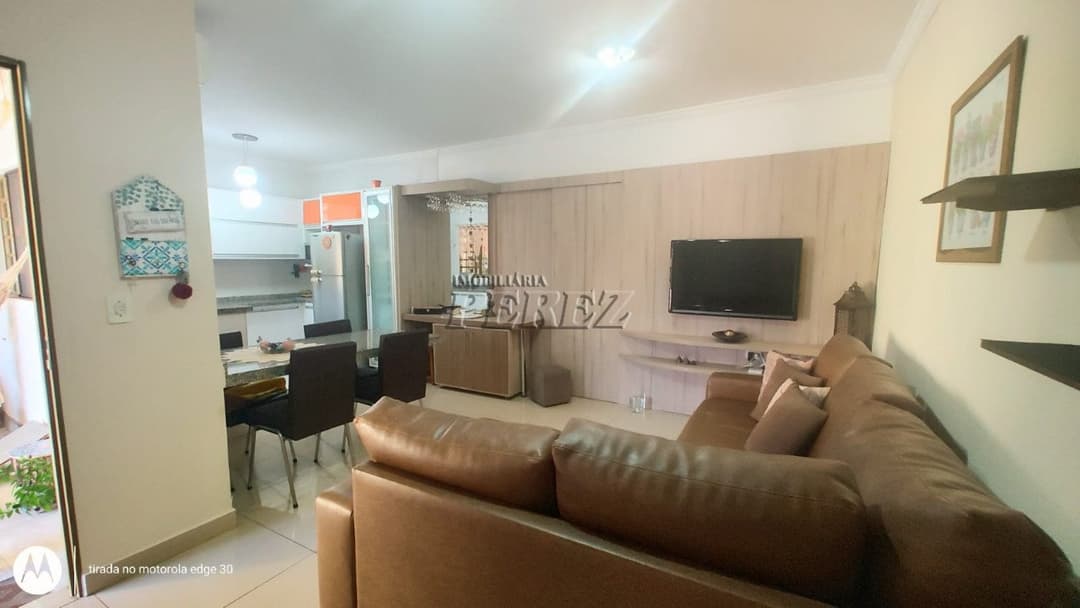 Casa a venda na rua Sertanópolis, Bairro Lindóia - Foto 9