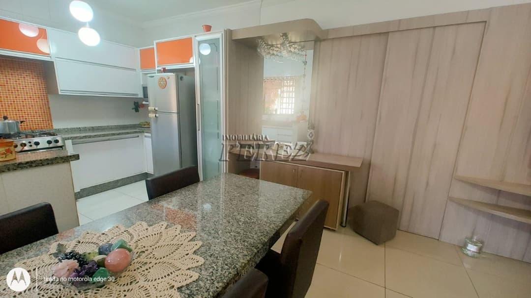 Casa a venda na rua Sertanópolis, Bairro Lindóia - Foto 15