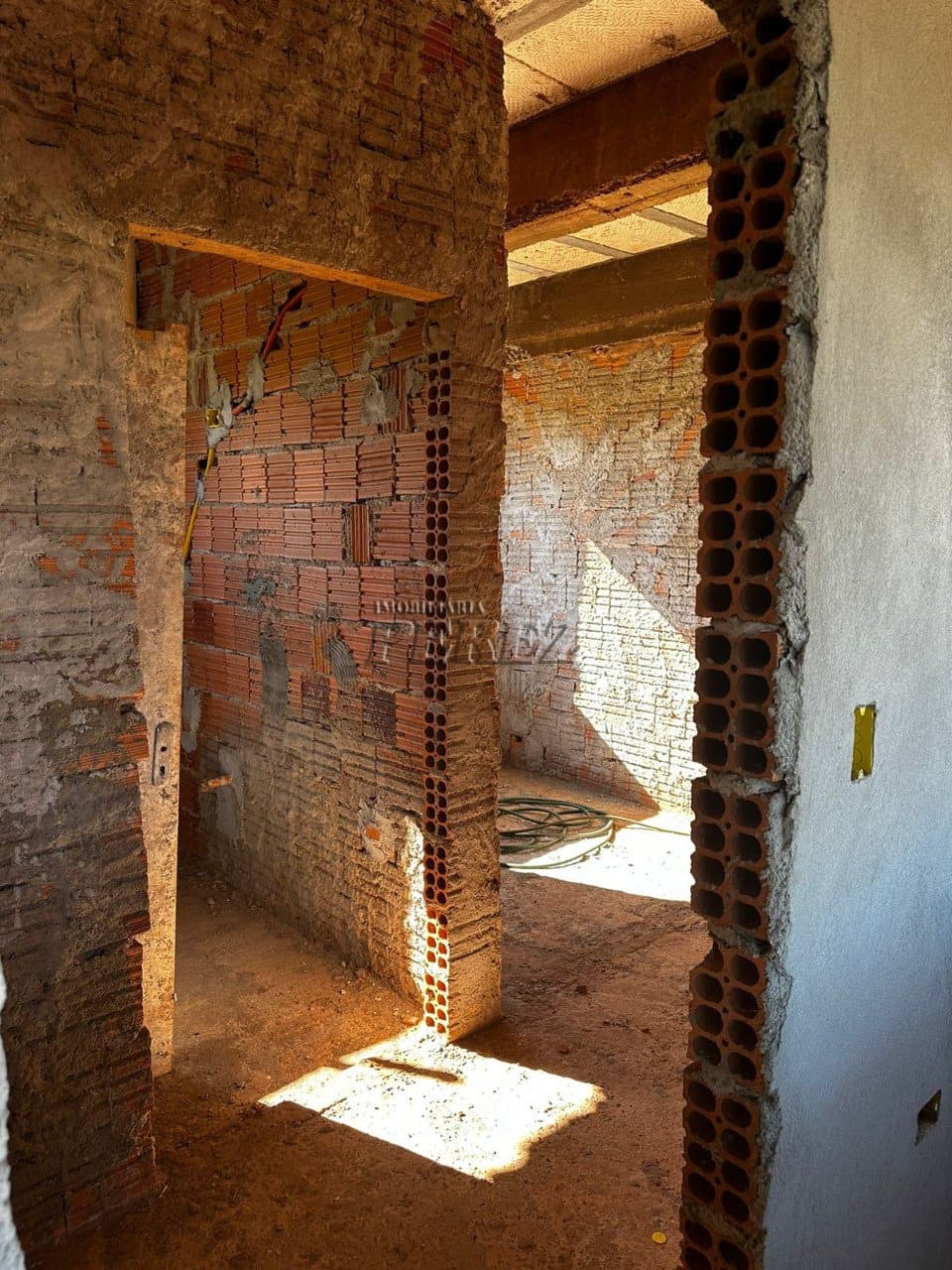 Terreno com Casa Inacabada à Venda no Condomínio Ecovillas do Lago - Sertanópolis - Foto 7