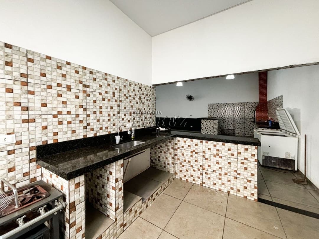 Imóvel comercial para alugar na região norte em Londrina. - Foto 17