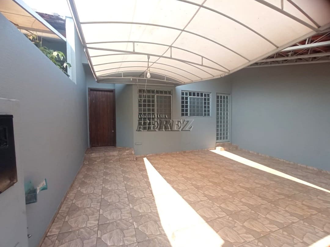 Casa à Venda  na Rua Antonio Lima da Silva Filho no Jardim Esperança - Foto 1