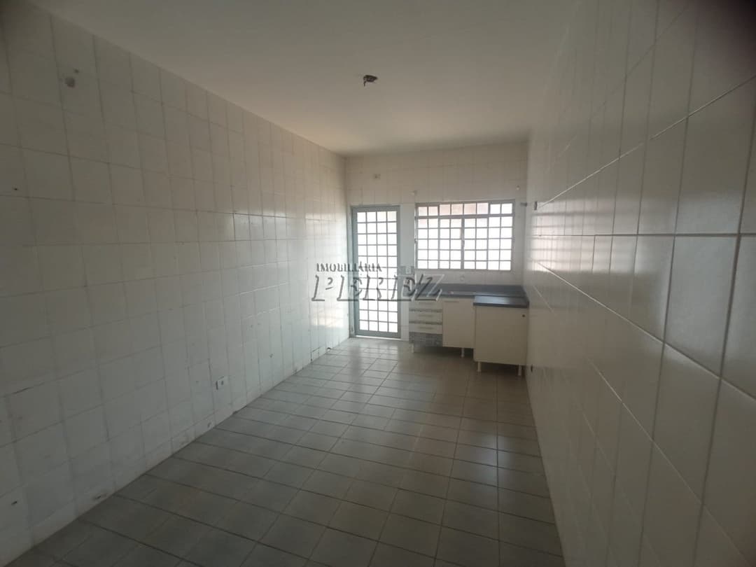 Casa à Venda  na Rua Antonio Lima da Silva Filho no Jardim Esperança - Foto 4