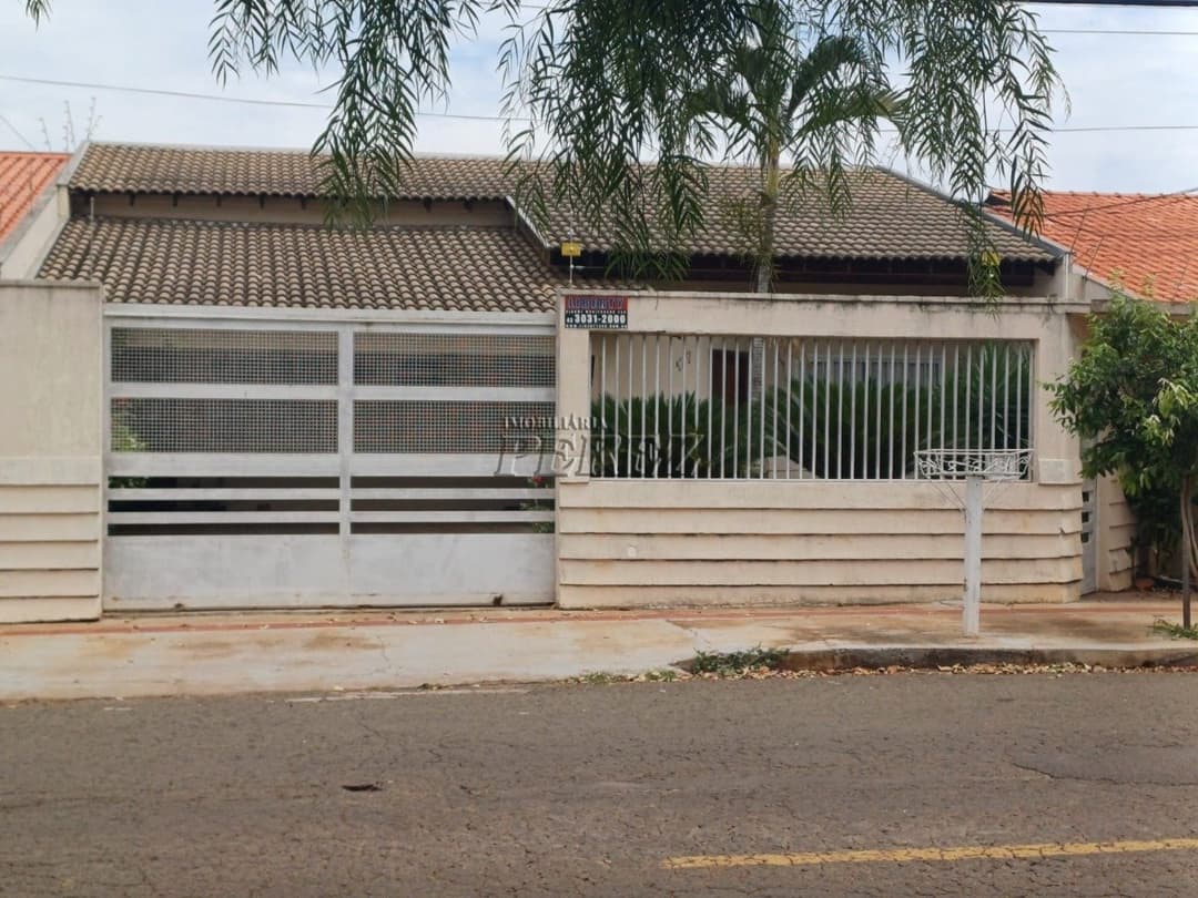 Casa, de 4 quartos para alugar no Pinheiros - Londrina/PR - Foto 1