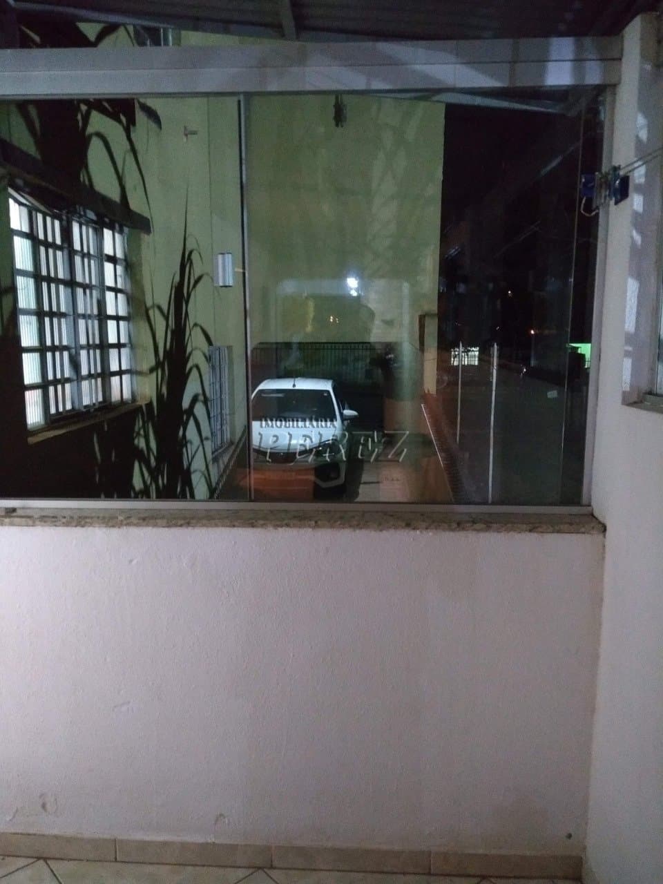Casa a venda na rua Alberto Liutti, Jardim Cafezal, zona Sul de Londrina - Foto 1