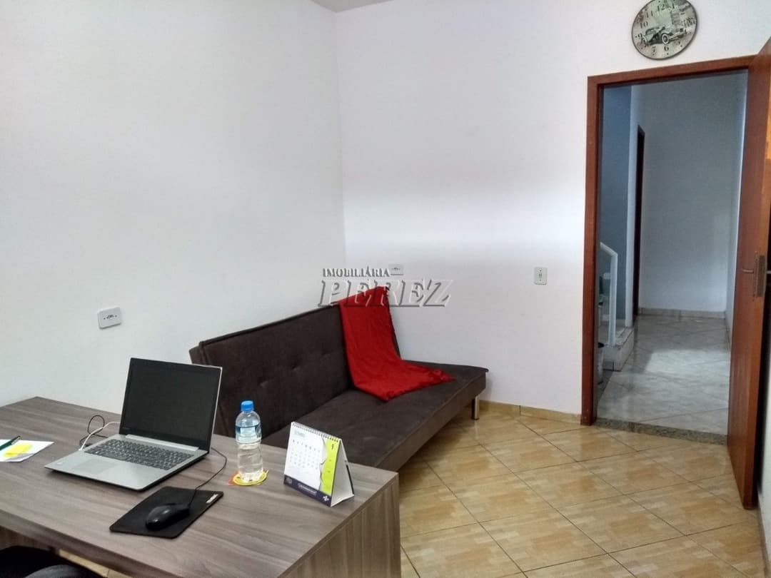 Casa a venda na rua Alberto Liutti, Jardim Cafezal, zona Sul de Londrina - Foto 17