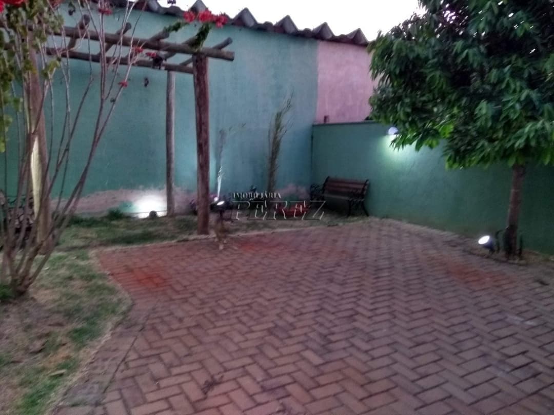 Casa a venda na rua Alberto Liutti, Jardim Cafezal, zona Sul de Londrina - Foto 27