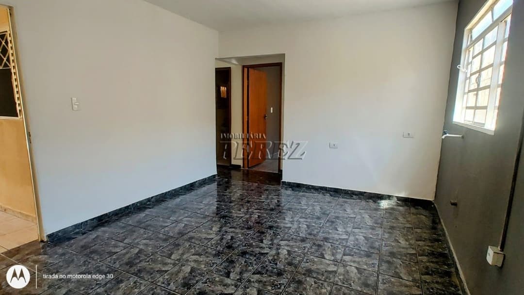 Casa para Venda e Locação na rua Arcilio Diassi, no  Conjunto Eucaliptos em Londrina. - Foto 9