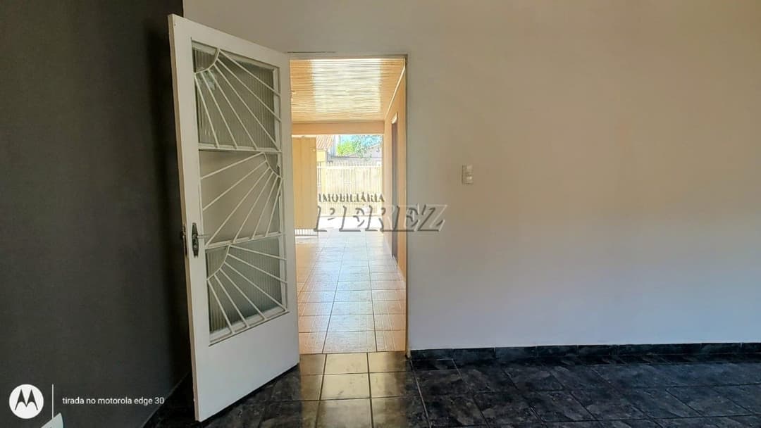 Casa para Venda e Locação na rua Arcilio Diassi, no  Conjunto Eucaliptos em Londrina. - Foto 6