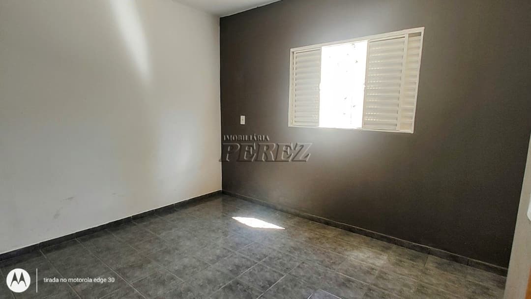 Casa para Venda e Locação na rua Arcilio Diassi, no  Conjunto Eucaliptos em Londrina. - Foto 11