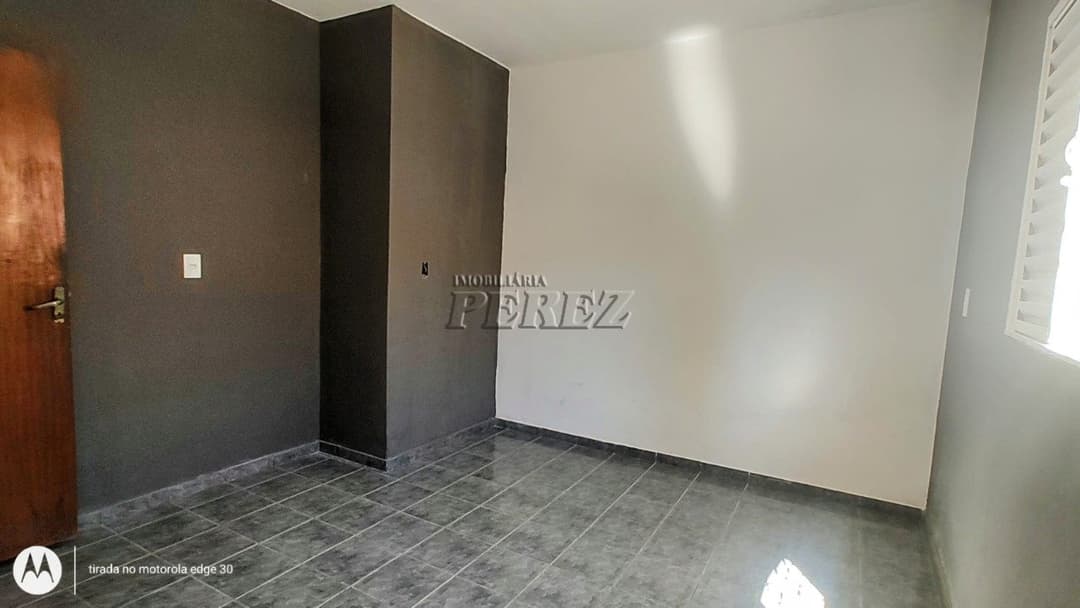 Casa para Venda e Locação na rua Arcilio Diassi, no  Conjunto Eucaliptos em Londrina. - Foto 12