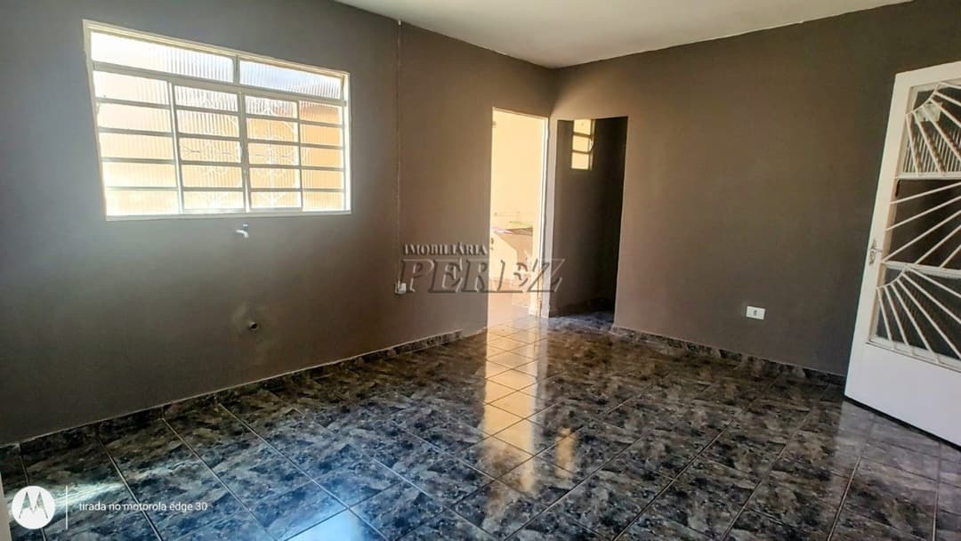 Casa para Venda e Locação na rua Arcilio Diassi, no  Conjunto Eucaliptos em Londrina. - Foto 13