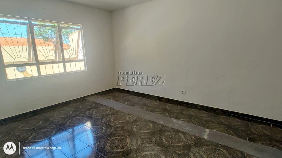 Casa para Venda e Locação na rua Arcilio Diassi, no  Conjunto Eucaliptos em Londrina. - Foto 7