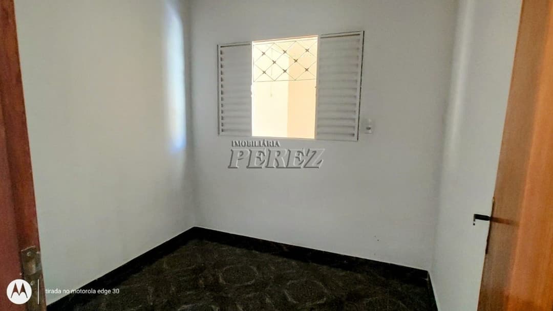 Casa para Venda e Locação na rua Arcilio Diassi, no  Conjunto Eucaliptos em Londrina. - Foto 16