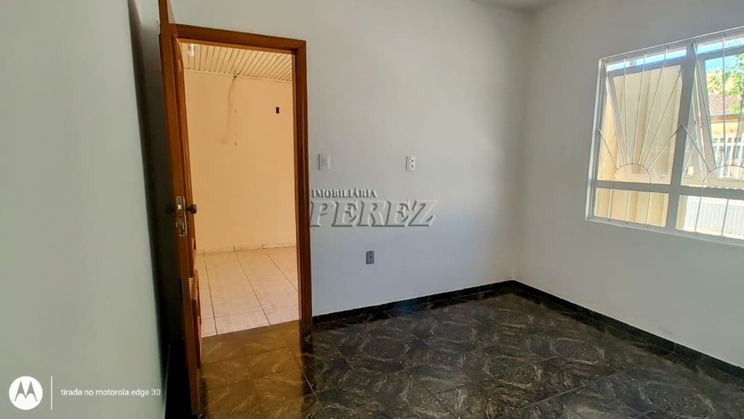 Casa para Venda e Locação na rua Arcilio Diassi, no  Conjunto Eucaliptos em Londrina. - Foto 18