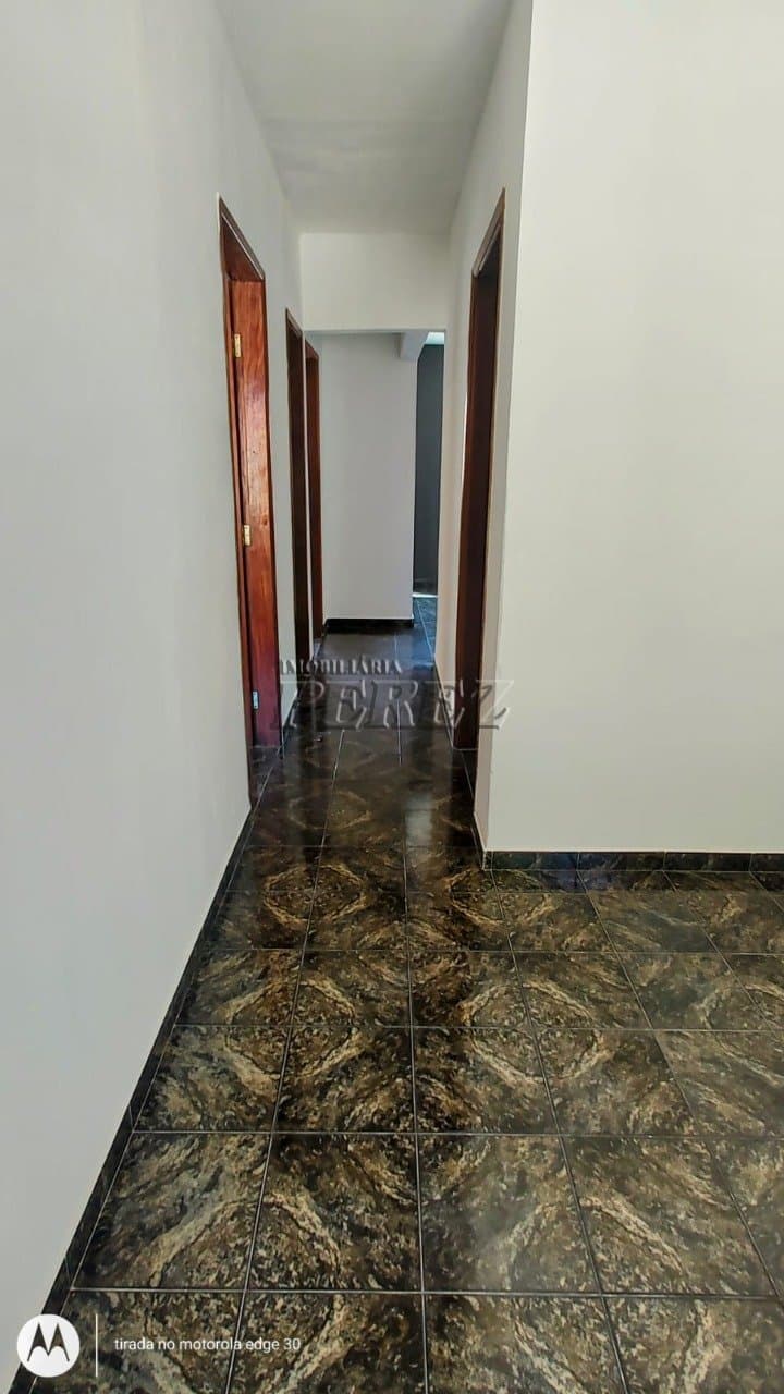 Casa para Venda e Locação na rua Arcilio Diassi, no  Conjunto Eucaliptos em Londrina. - Foto 10
