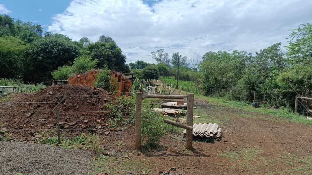 Imóveis Rurais no Chacára Laranjeiras, de 2 quartos à venda no Conjunto Habitacional Flores - Londrina/PR - Foto 4
