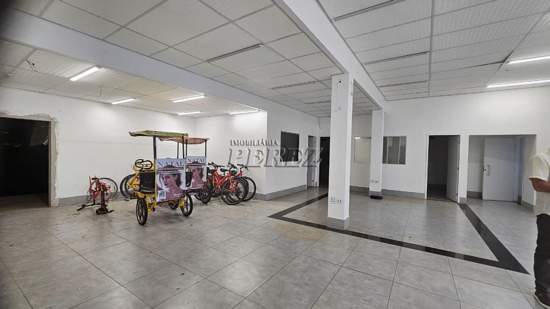 Imóvel comercial a venda na Avenida Madre Leônia Milito, Bela Suiça - Zona Sul de Londrina. - Foto 9