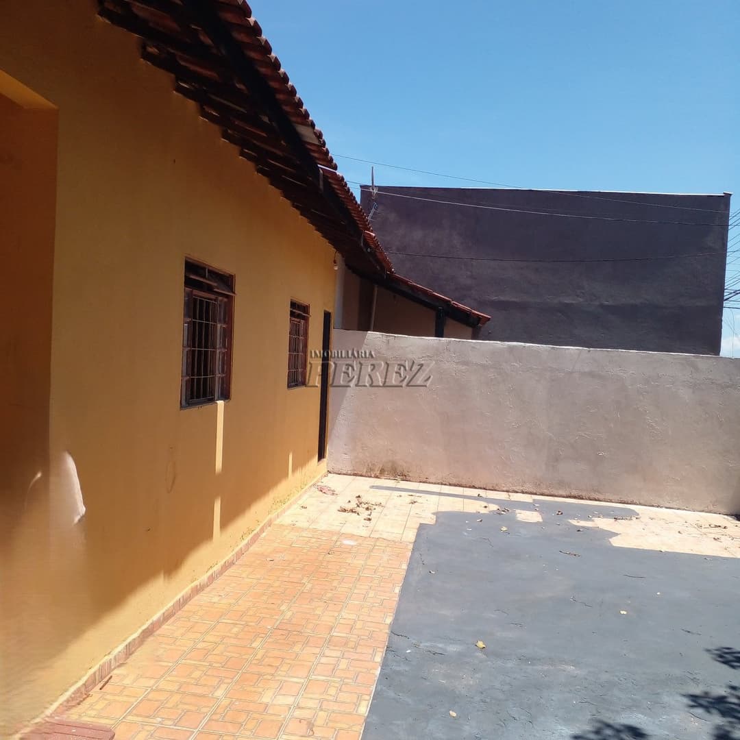 Casa à Venda - Rua Maria Ana de Lourdes, Jardim Santa Madalena - 2 Casas no Terreno - Foto 1