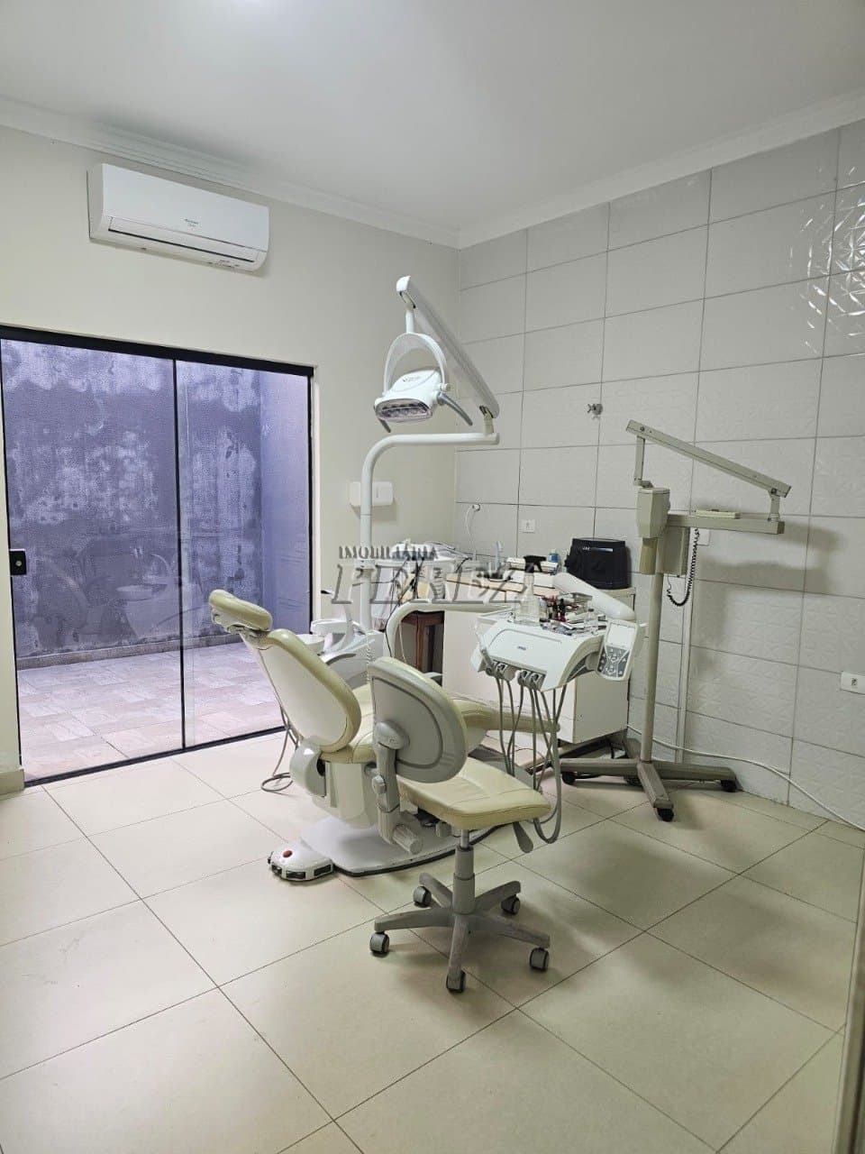 Casa, de 7 quartos, 198.45 m² para alugar no Champagnat - Londrina/PR - Foto 6