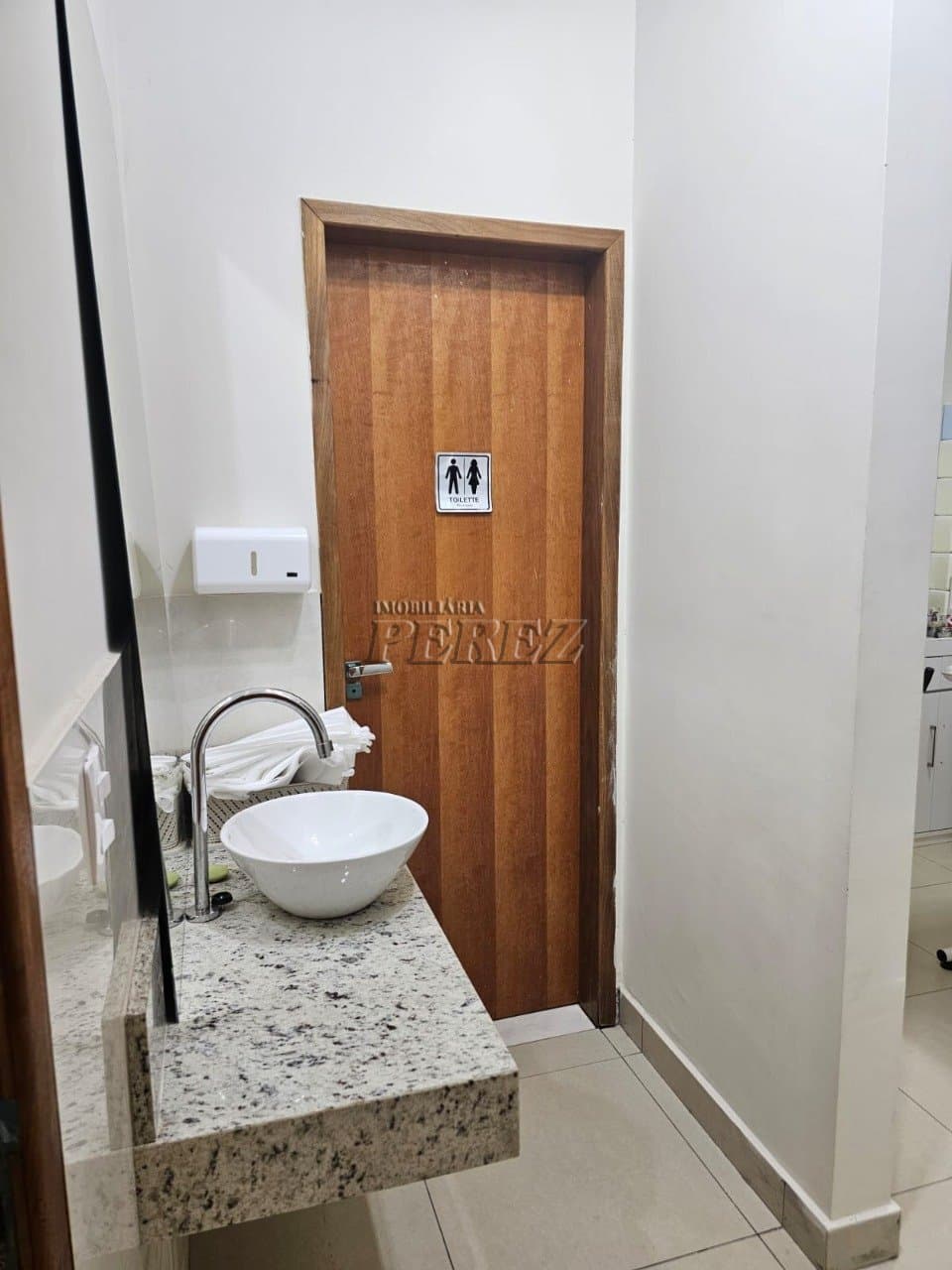 Casa, de 7 quartos, 198.45 m² para alugar no Champagnat - Londrina/PR - Foto 14