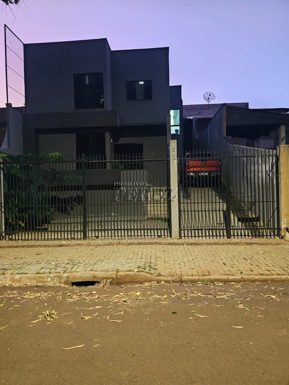 Casa, de 7 quartos, 198.45 m² para alugar no Champagnat - Londrina/PR - Foto 0