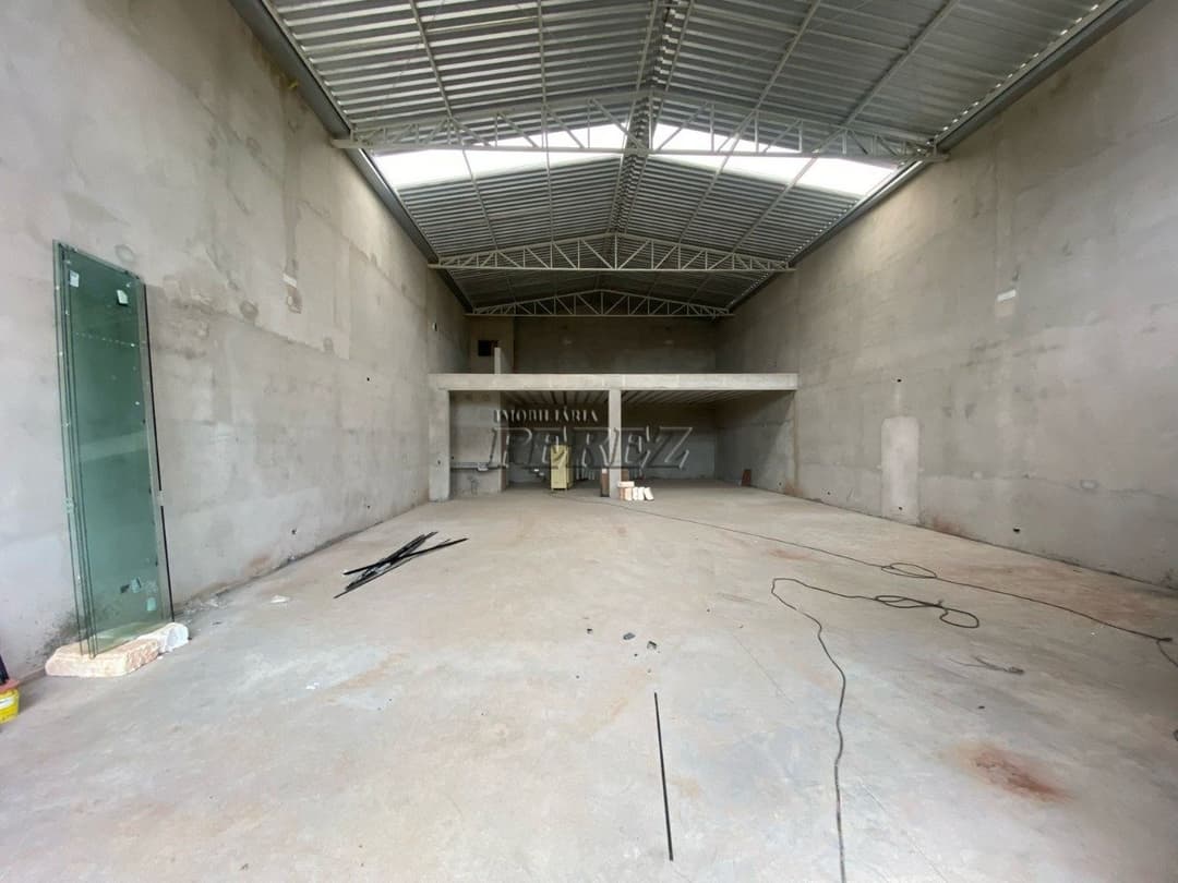 Galpão, 290 m² para alugar no Aragarça - Londrina/PR - Foto 1