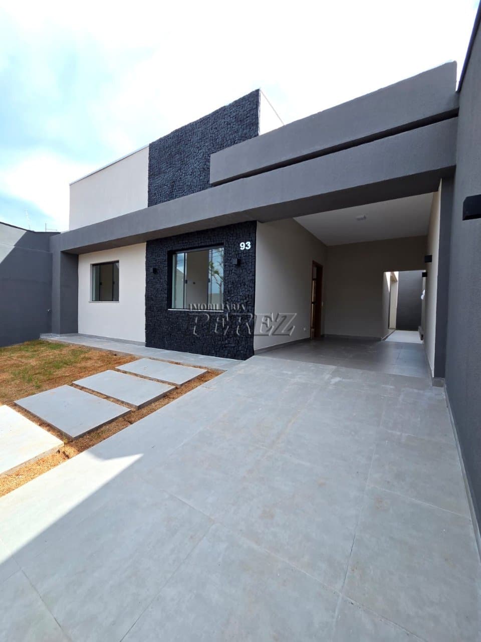 Casa à Venda na Zona Leste de Londrina na  Rua Antônio Eleutério Naves, Conjunto Rnani Moura Lima - Foto 0