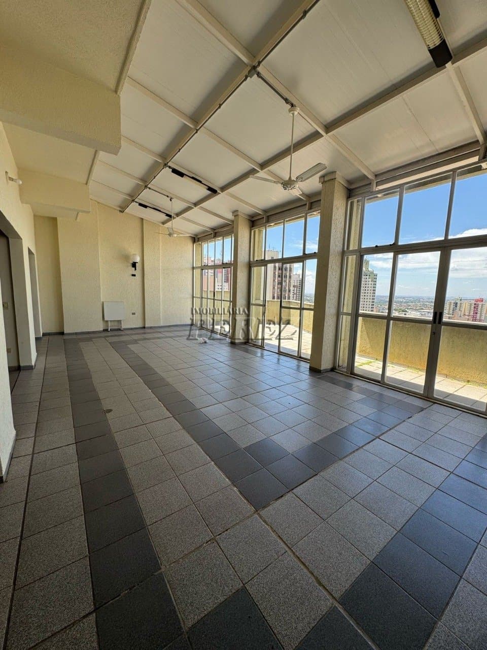 Apartamento no Edifício Residencial Rio De Janeiro, de 3 quartos, 183 m² à venda no Centro - Londrina/PR - Foto 31