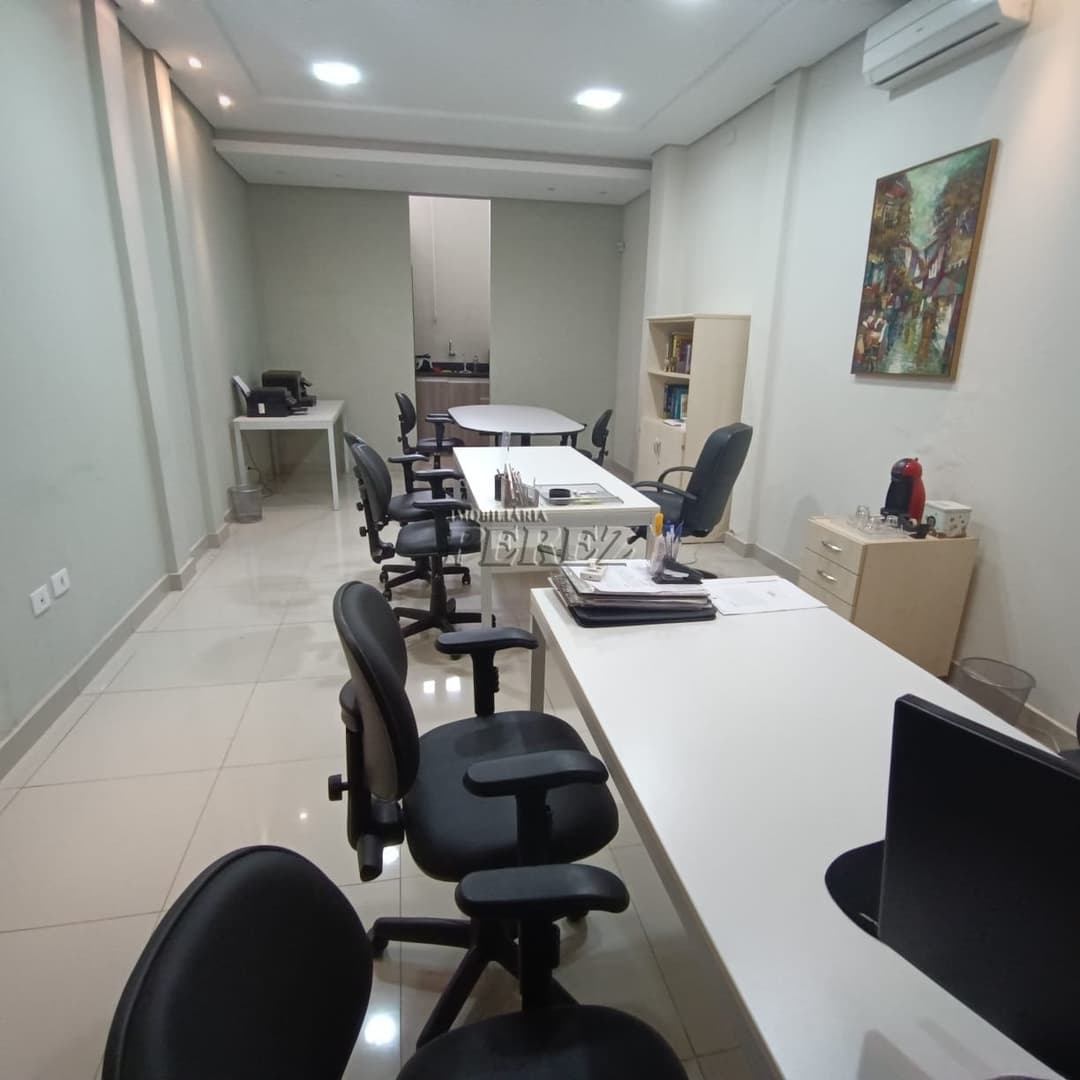Casa, de 3 quartos, 370 m² à venda no Vila Brasil - Londrina/PR - Foto 12