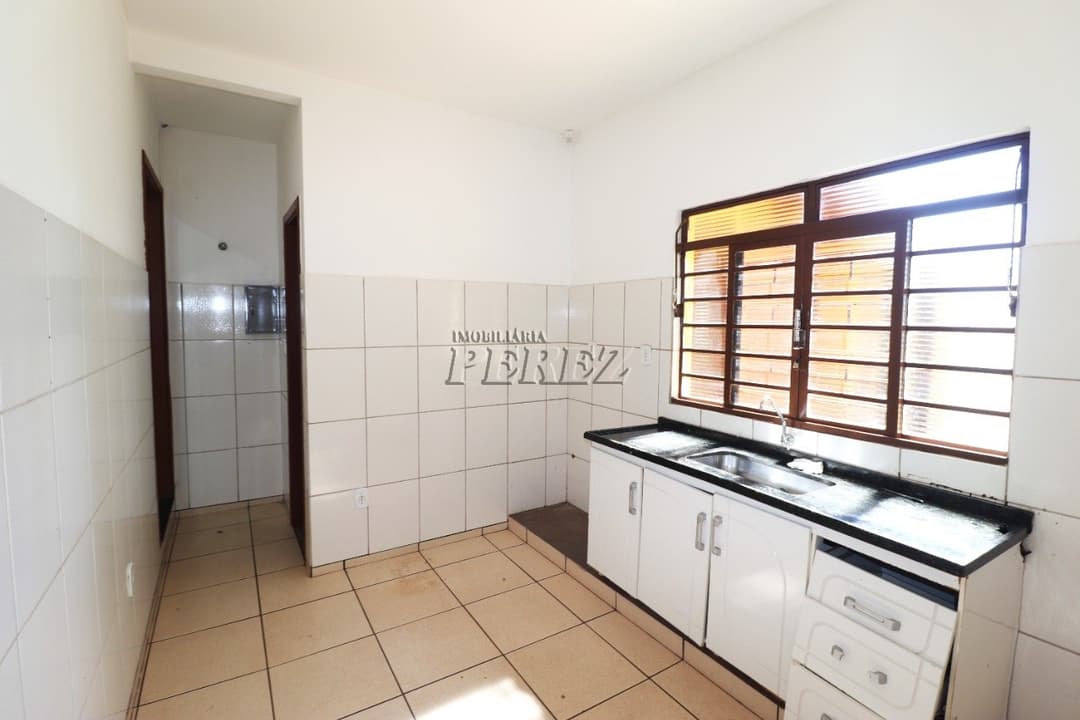Casa comercial, 145 m² à venda no Parque Residencial Joaquim Toledo Piza - Londrina/PR - Foto 6