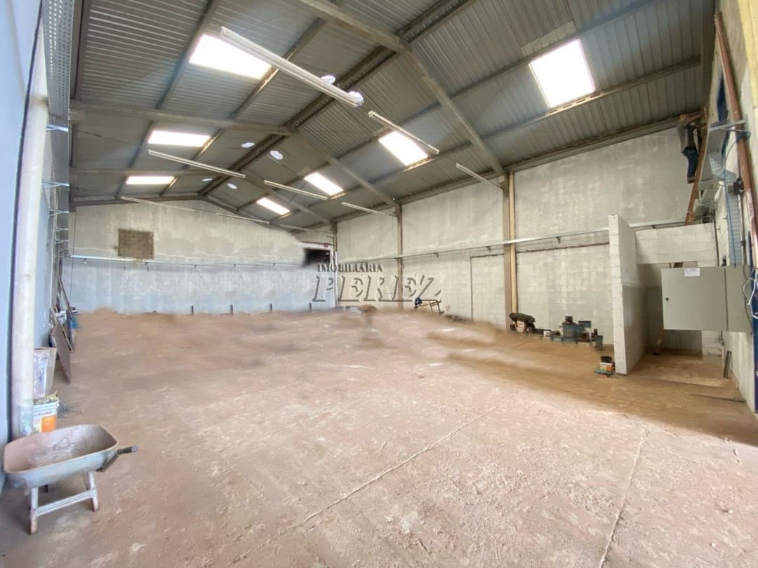 Galpão para alugar no Califórnia, região leste de Londrina. - Foto 0