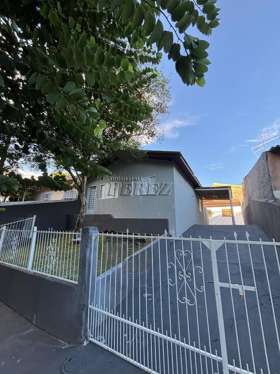Casa a venda na Rua José Santiago Queiroz, Jardim Tarobá, Zona Sul de Londrina - Foto 0