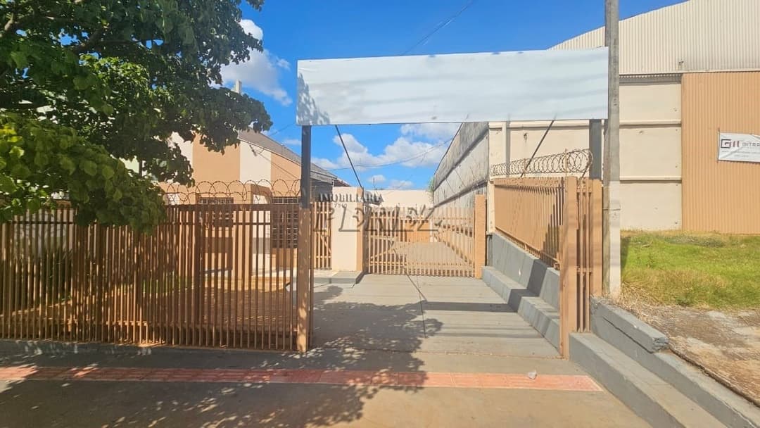 Imóvel Comercial à Venda - Zona Leste de Londrina - Avenida Brasília (fundos com Rua André Betti) - Foto 2